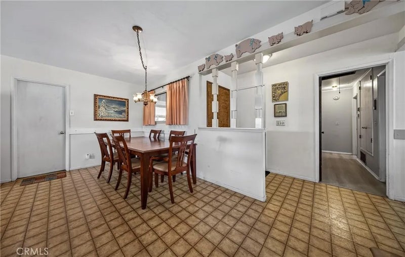 1193 W King