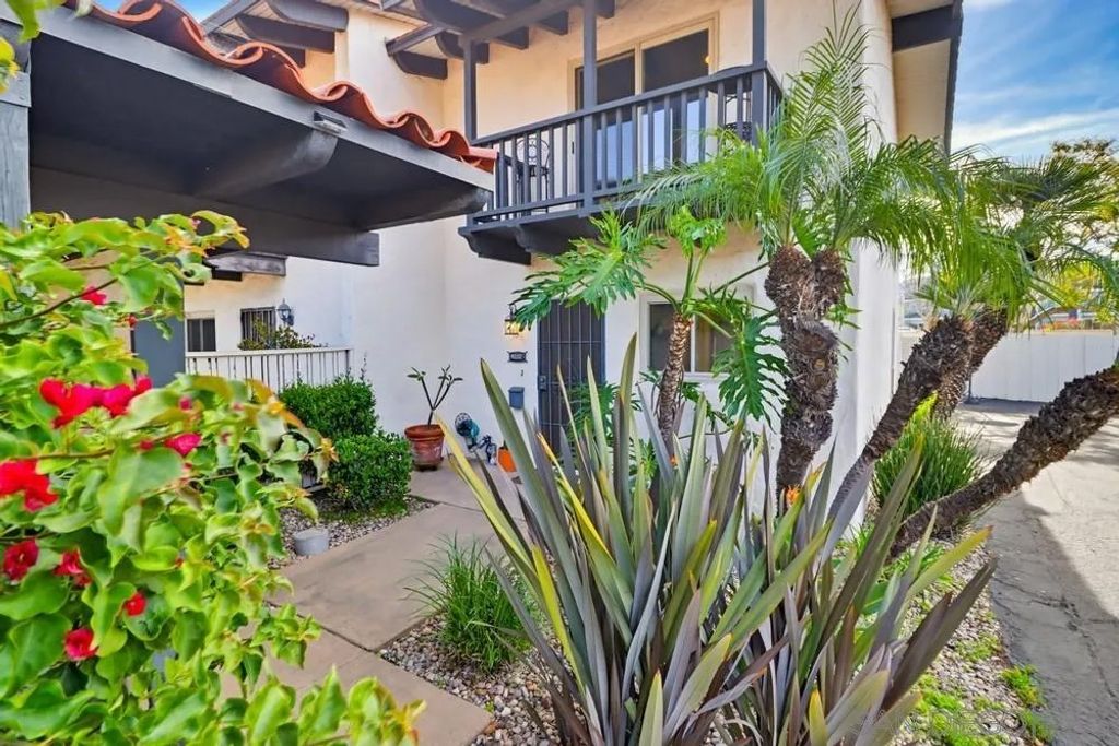 Photo of 4202 Loma Riviera Ln, San Diego, CA 92110 (MLS # 260006298)