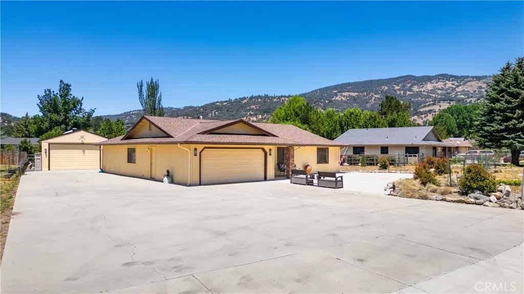 29381 Fawn Way