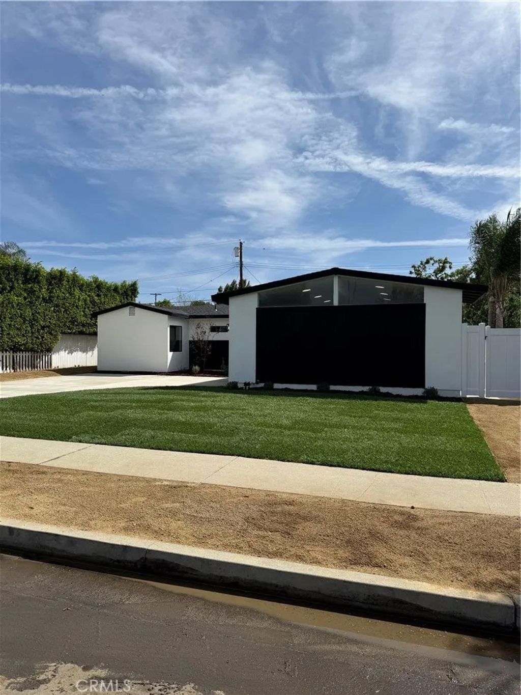 Photo of 6902 Lasaine Avenue, Lake Balboa, CA 91406 (MLS # SR26071152)