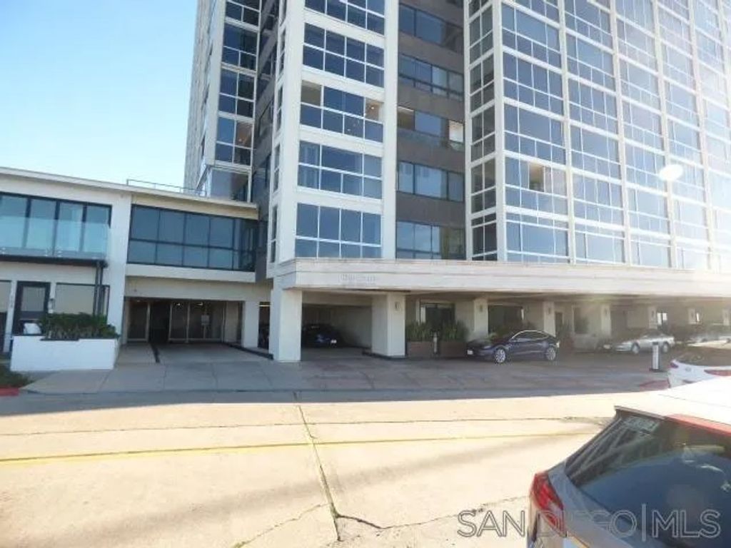 Photo of 939 Coast Blvd #6A, La Jolla, CA 92037 (MLS # 250032722)