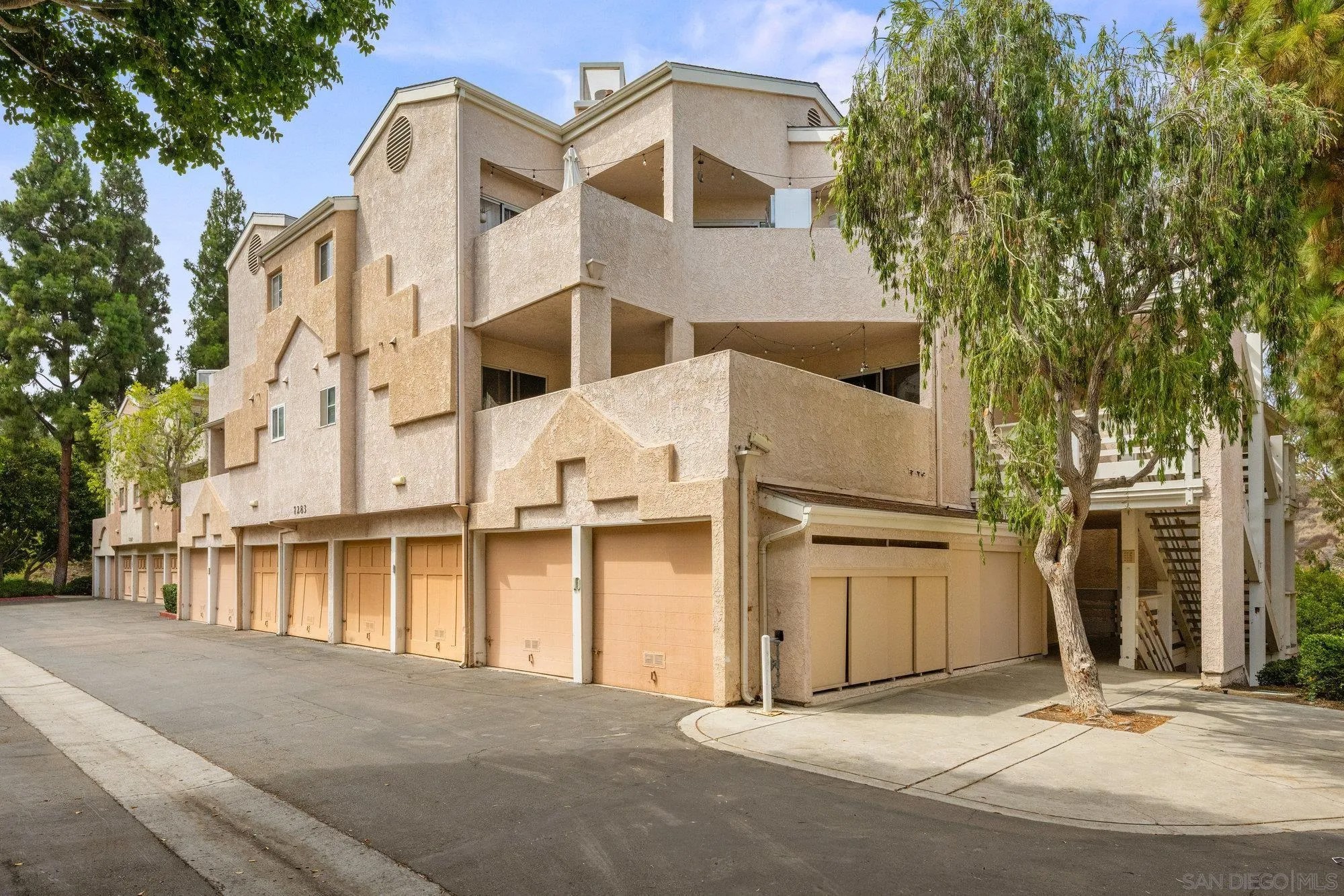 7283 Camino Degrazia 11