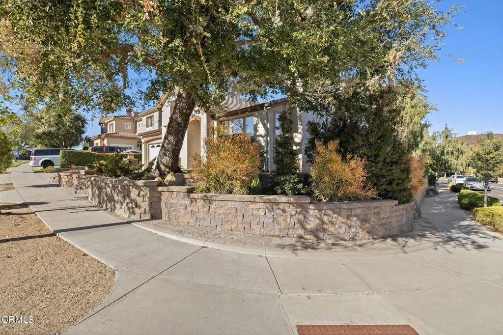 556 Knollwood Drive