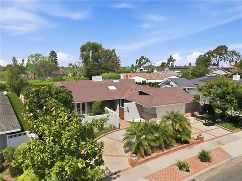 Photo of 1633 Santiago Dr, Newport Beach, CA 92660 (MLS # OC26053906)