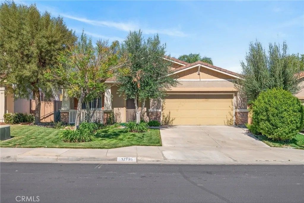 Photo of 32795 Santa Cruz, Lake Elsinore, CA 92530 (MLS # IV26066152)