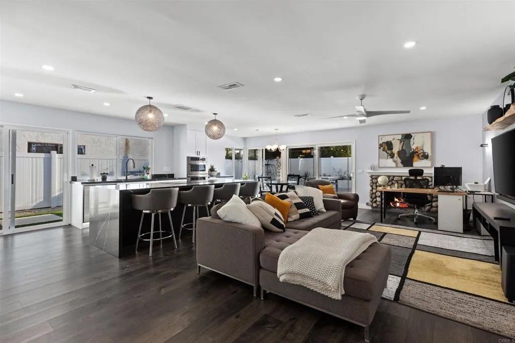 Photo of 110 Turner Avenue, Encinitas, CA 92024 (MLS # NDP2603033)