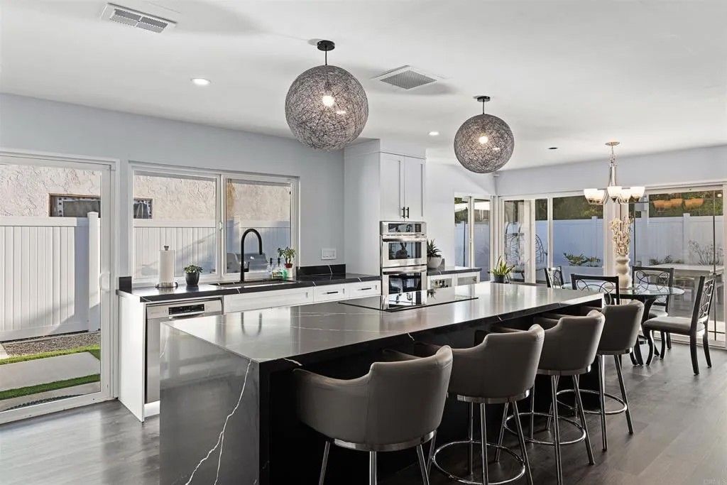 Photo of 110 Turner Avenue, Encinitas, CA 92024 (MLS # NDP2603033)