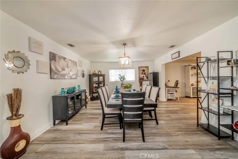 5312 N Mountain View