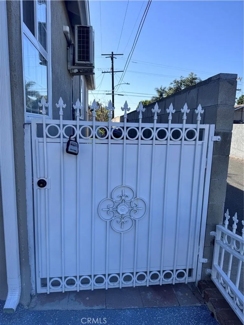 Photo of 1001 S Eucalyptus Avenue, Inglewood, CA 90301 (MLS # AR26025162)