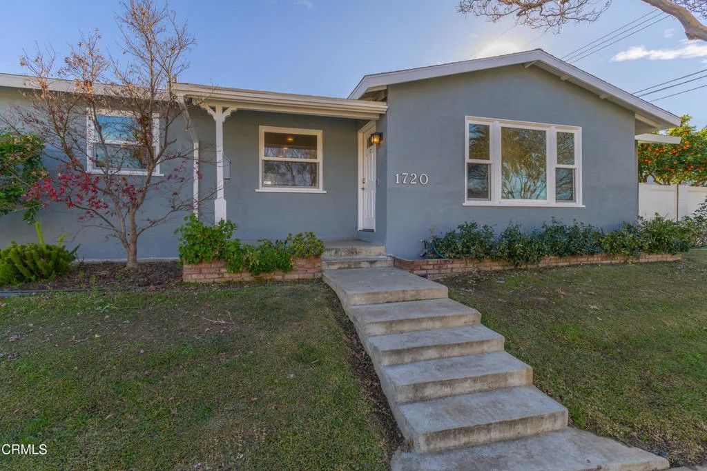 Photo of 1720 E Linfield Street, Glendora, CA 91740 (MLS # P1-25464)
