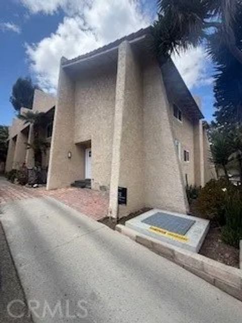 Photo of 82 Avalon Terrace, Avalon, CA 90704 (MLS # LG26090826)