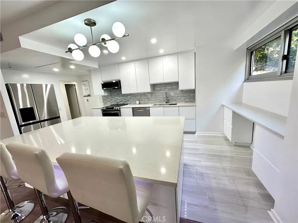 10450 Wilshire 2A
