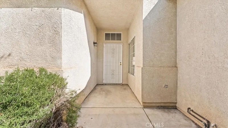 2507 E Avenue J14