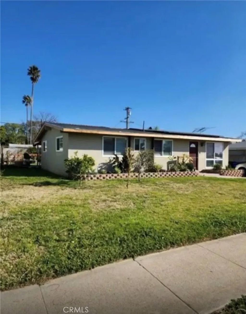 Photo of 833 N Lilac Ave, Rialto, CA 92376 (MLS # CV26015241)
