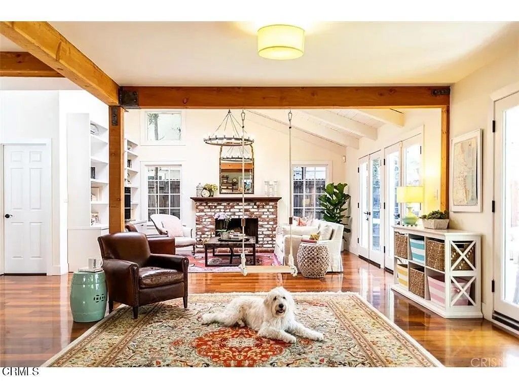 Photo of 12807 Milbank Street, Studio City, CA 91604 (MLS # P1-25545)