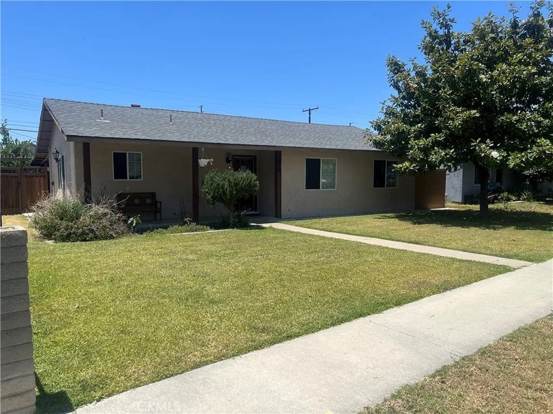 310 N Mountain View