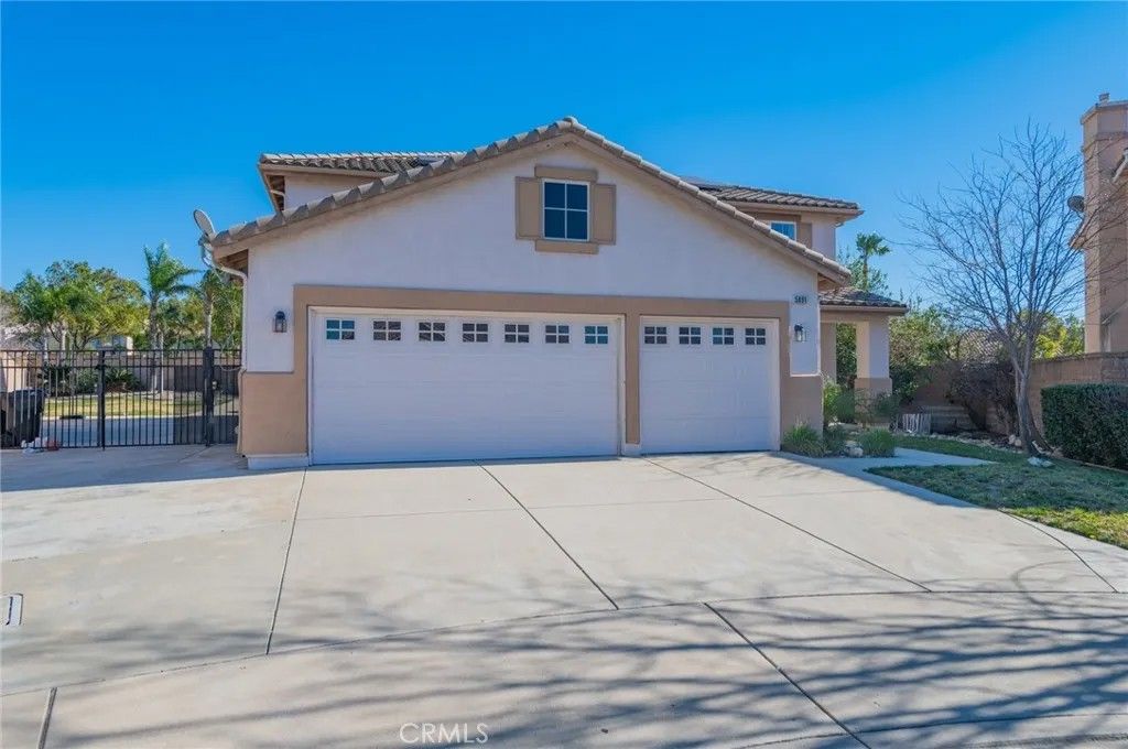 Photo of 5891 Forest Oaks Pl, Fontana, CA 92336 (MLS # OC26006610)