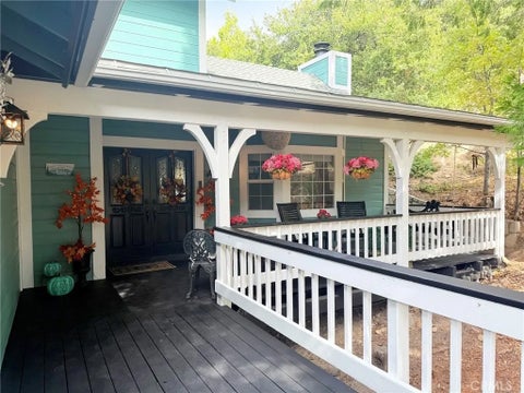 Photo of 934 Teakwood, Lake Arrowhead, CA 92352 (MLS # IG26218680)