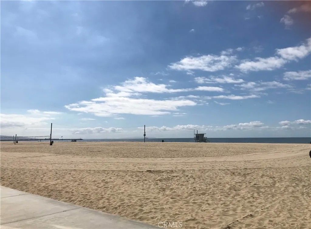 Photo of 108 Catamaran St, Marina Del Rey, CA 90292 (MLS # SB26083037)