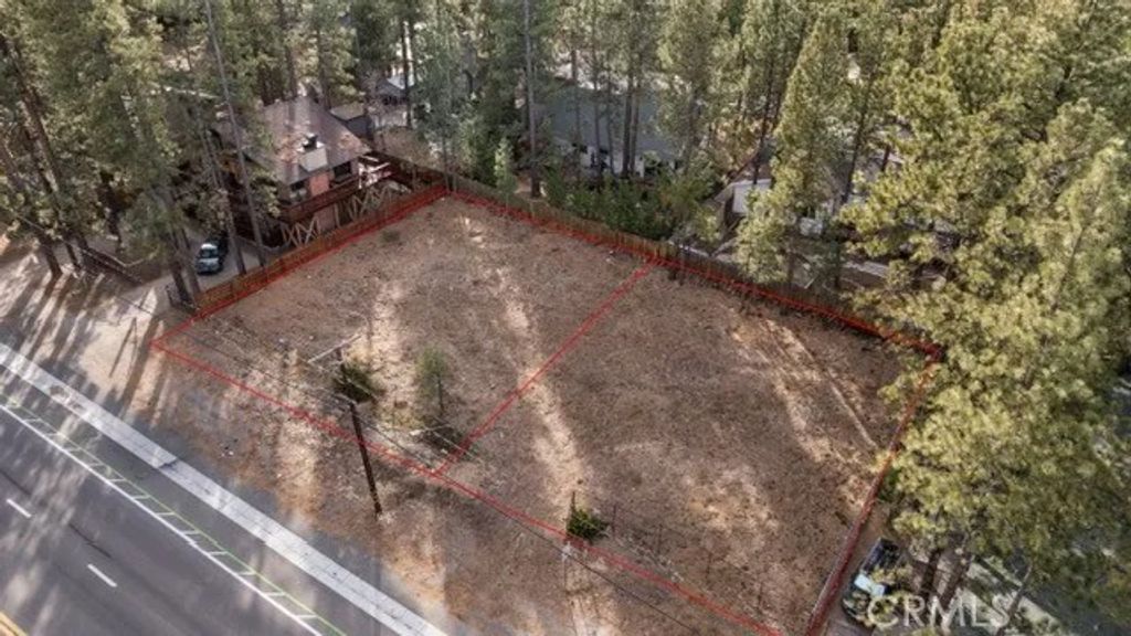 Photo of 570 Summit Blvd, Big Bear Lake, CA 92315 (MLS # SR26030642)