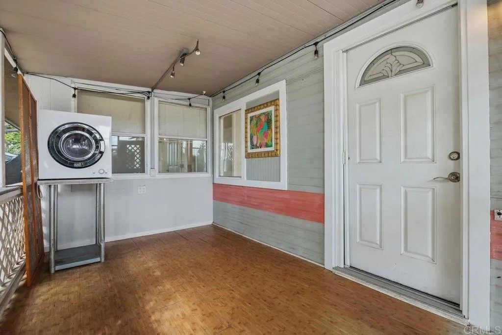 Photo of 523 N Vulcan Ave #3, Encinitas, CA 92024 (MLS # NDP2510013)
