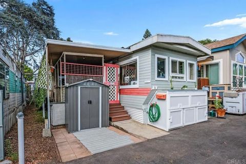 Photo of 523 N Vulcan Ave #3, Encinitas, CA 92024 (MLS # NDP2510013)