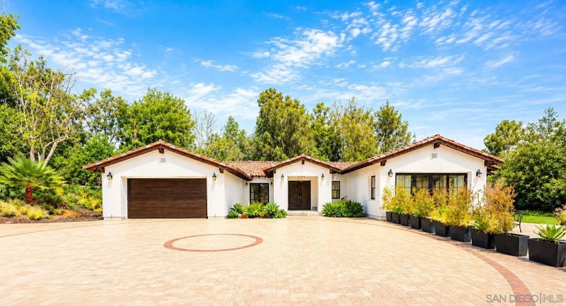 16947 Avenida Luis