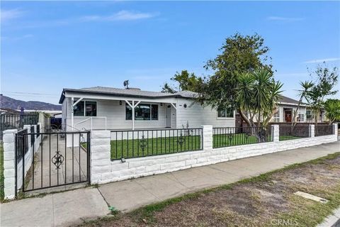 Tiny photo for 2030 N Brighton St, Burbank, CA 91504 (MLS # CV25232502)