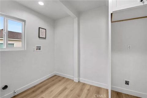 Tiny photo for 2030 N Brighton St, Burbank, CA 91504 (MLS # CV25232502)