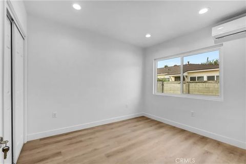 Tiny photo for 2030 N Brighton St, Burbank, CA 91504 (MLS # CV25232502)