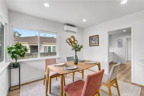 Tiny photo for 2030 N Brighton St, Burbank, CA 91504 (MLS # CV25232502)