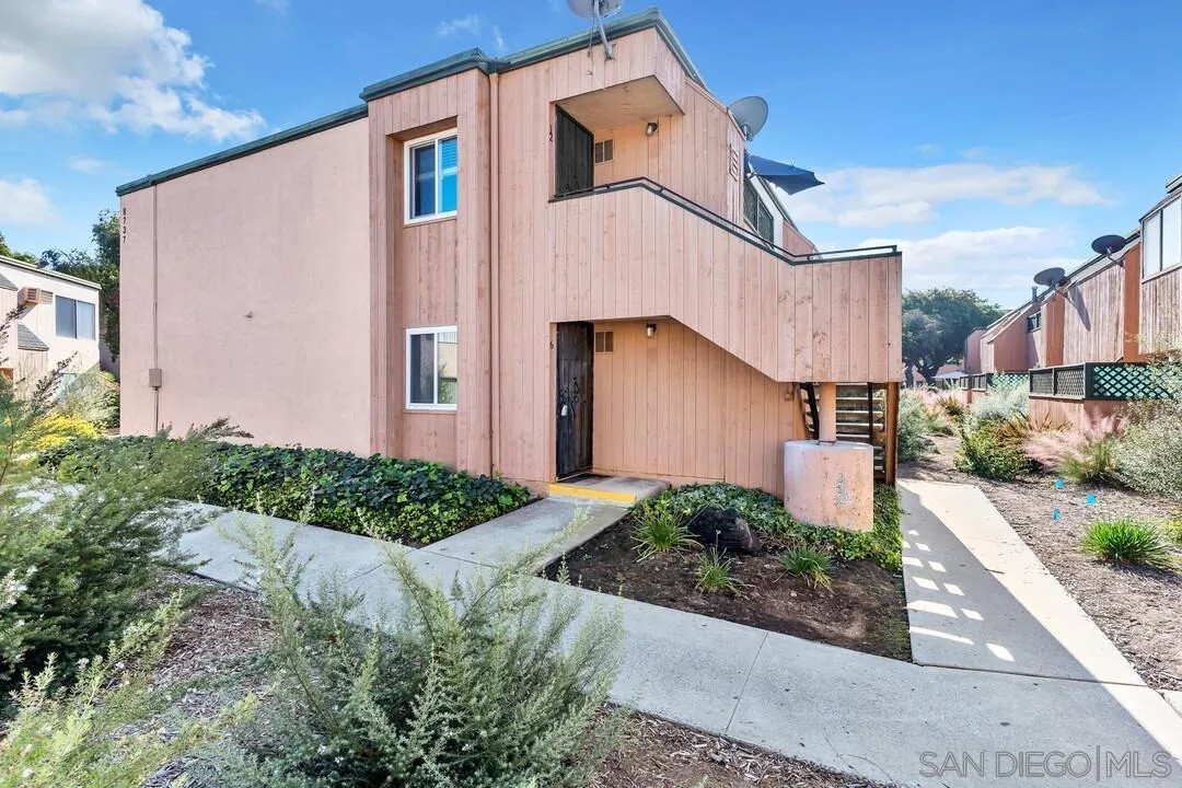 8737 Lake Murray Blvd 6