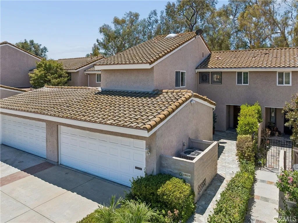 23122 Park Sorrento