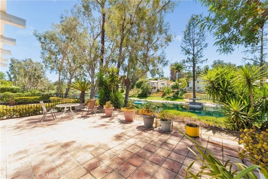 23122 Park Sorrento