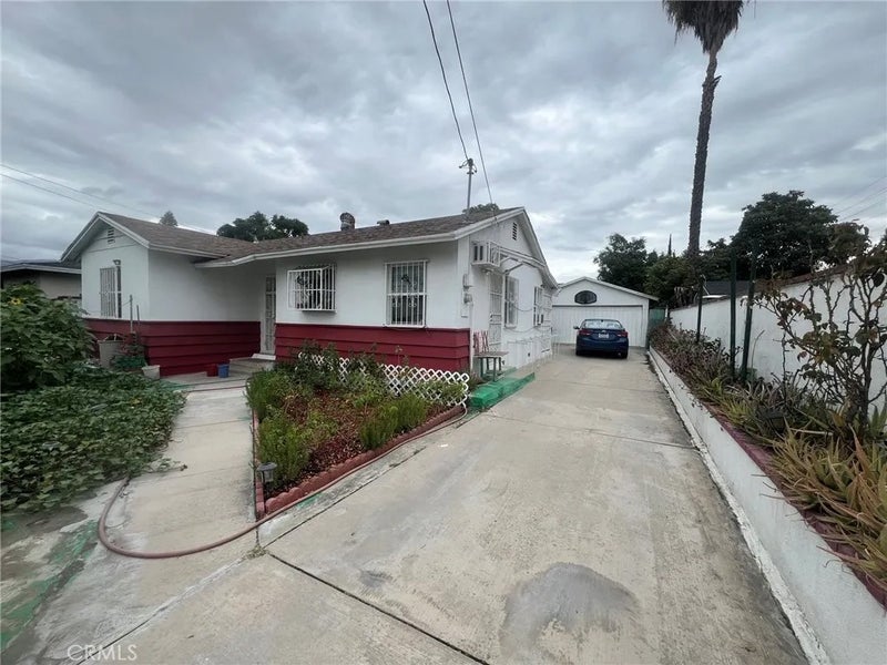 4410 Center Street