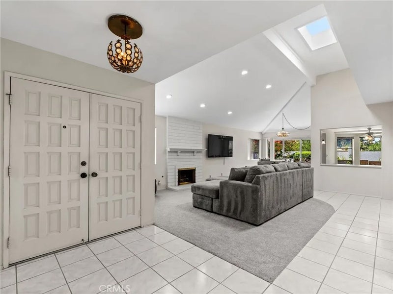 1210 Camino Del Lago