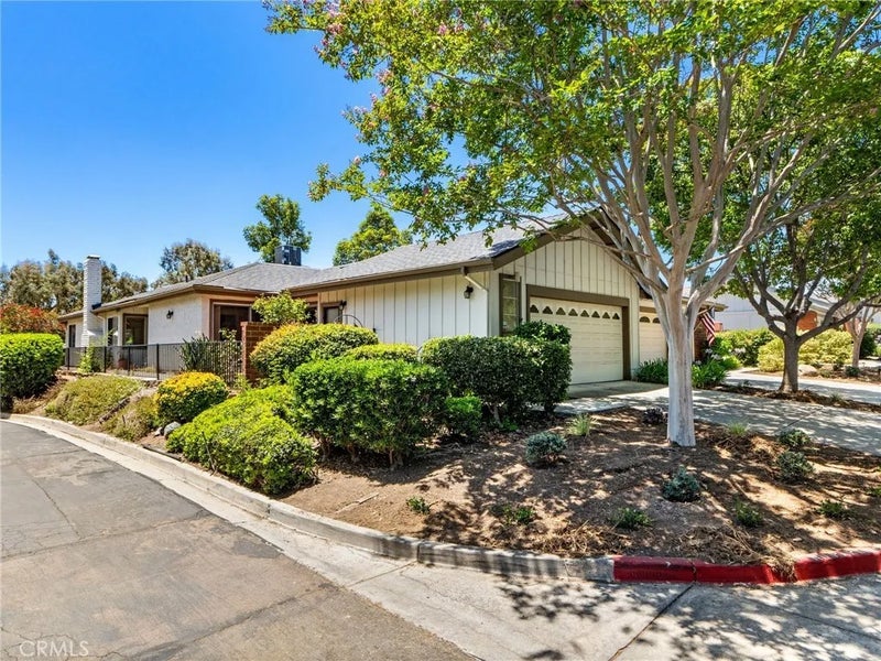 1210 Camino Del Lago