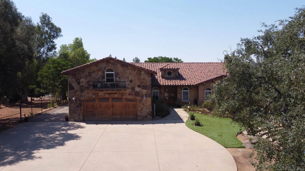 Photo of 1445 Terracita Ln, Alpine, CA 91901 (MLS # 250037091)