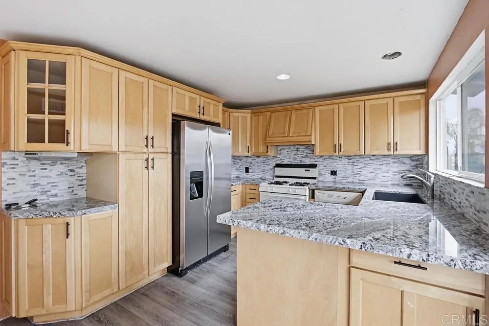 8549 De Vos Drive