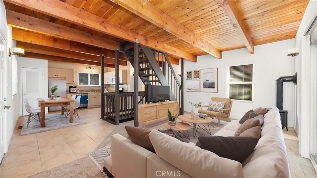 33283 Holcomb Creek
