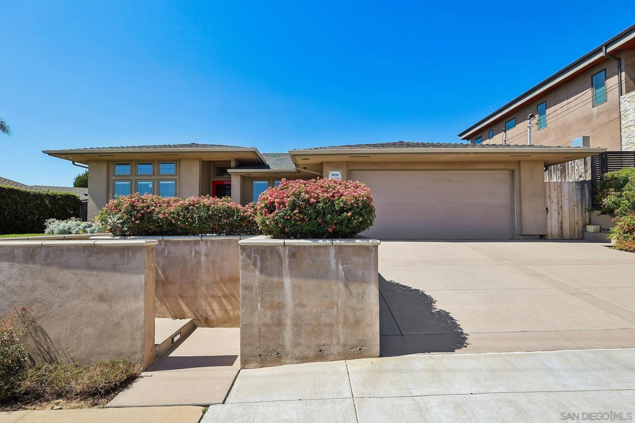 3816 Zoe St.