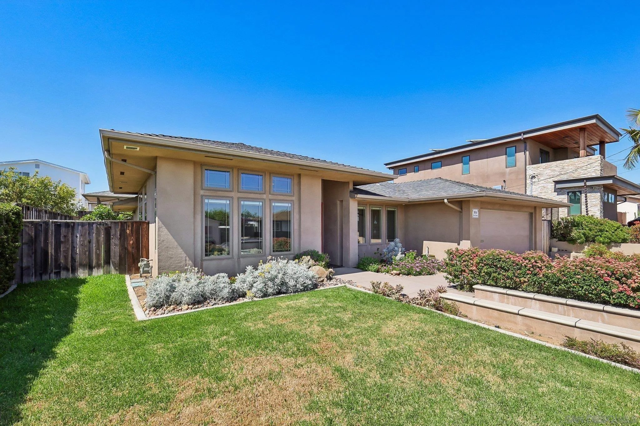 3816 Zoe St.