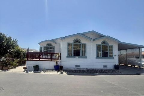 Photo of 200 Emerald Dr. #71 DR, Vista, CA 92081 (MLS # NDP2604944)