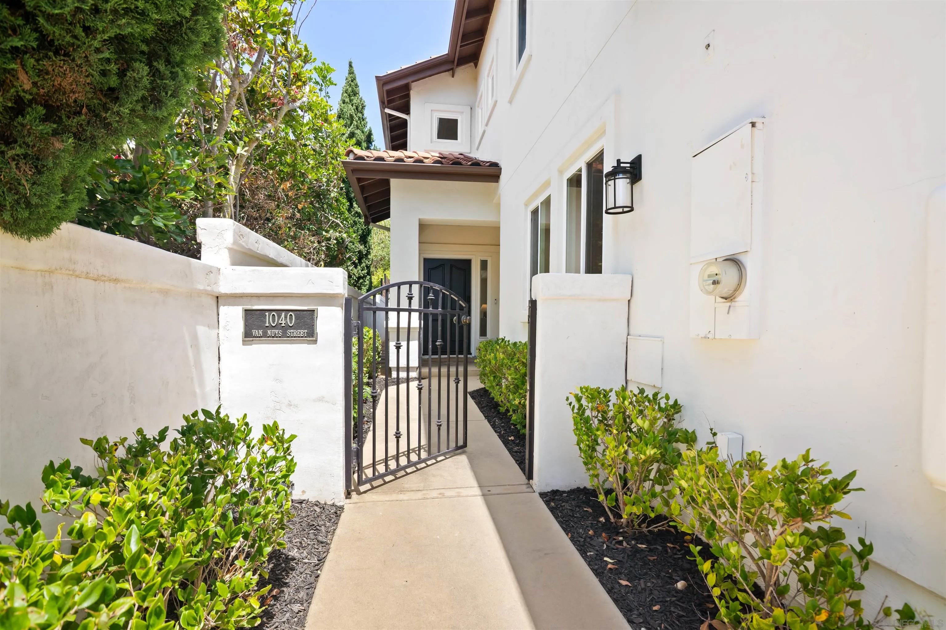 1040 Van Nuys Street