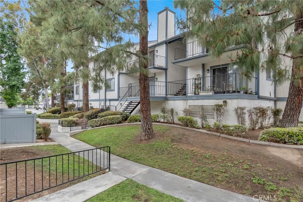 1704 Bridgeport
