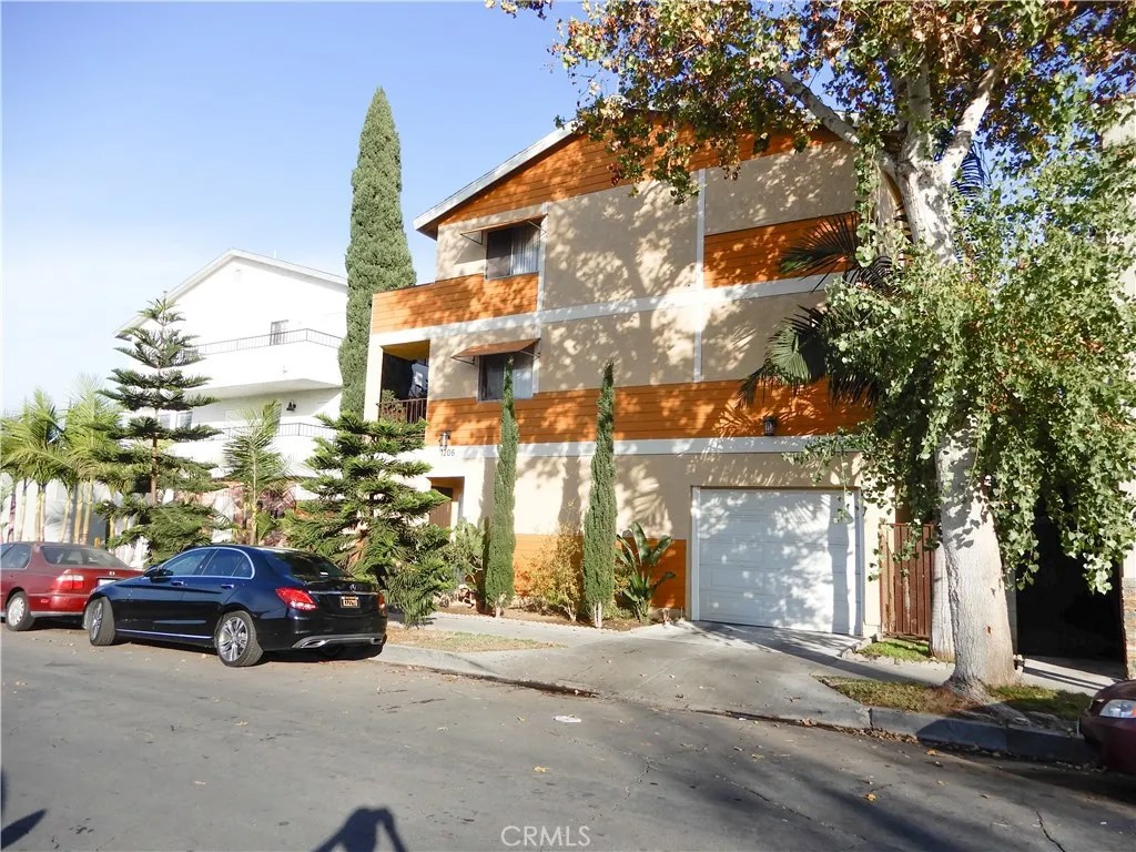 1206 Gladys Avenue