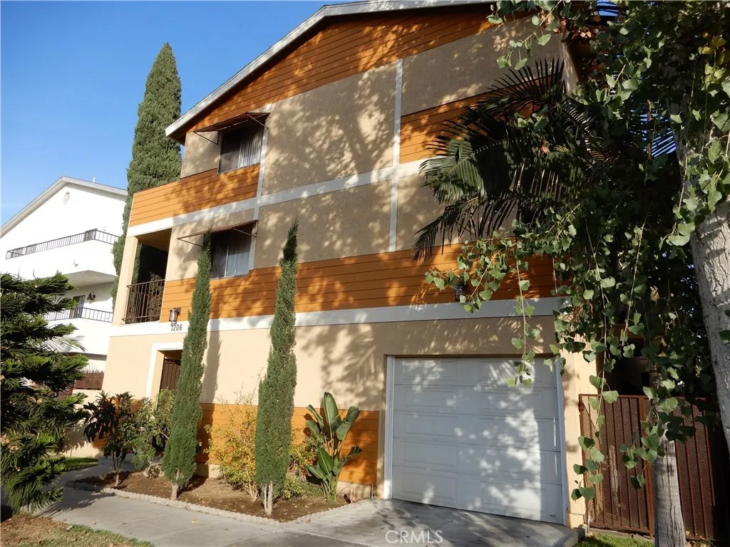 1206 Gladys Avenue