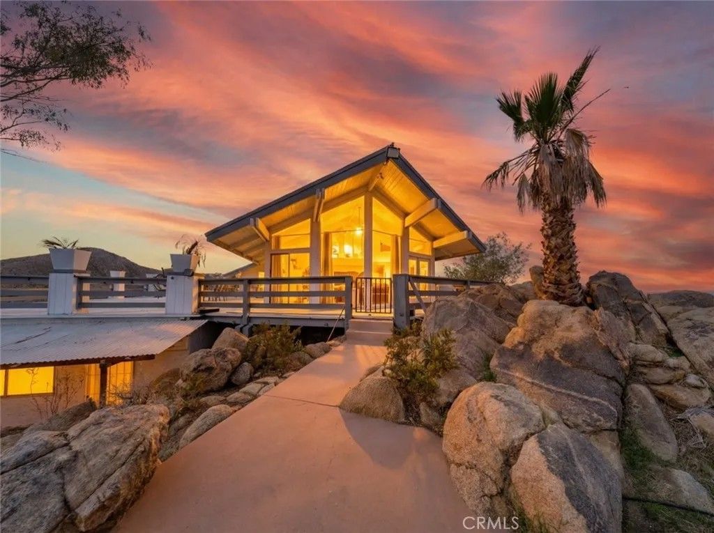 Photo of 16822 Glenfall Avenue, Palmdale, CA 93591 (MLS # SR25279897)