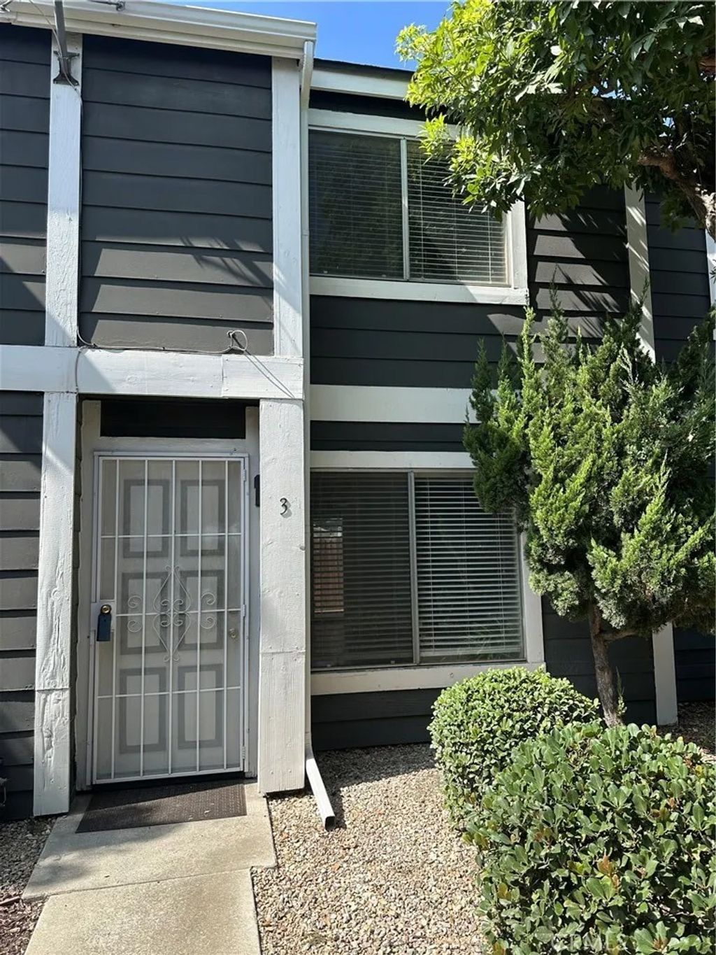 Photo of 824 N Pasadena Ave #3, Azusa, CA 91702 (MLS # CV25235614)