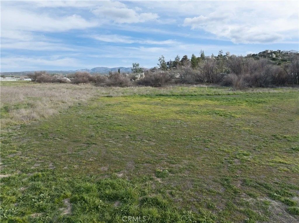 Photo of 662 Saddleback, Aguanga, CA 92536 (MLS # SW26022370)